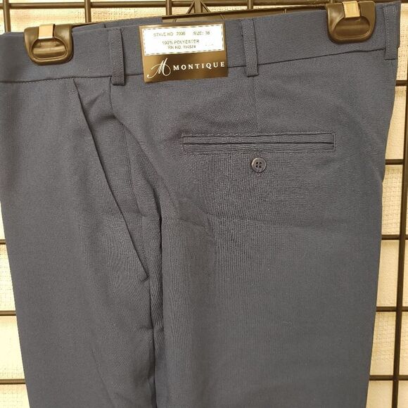 MEN'S MONTIQUE NAVY SQUARE PATTERN SHORT SLEEVE 2 PIECE WALKING SET. - Picture 8 of 9